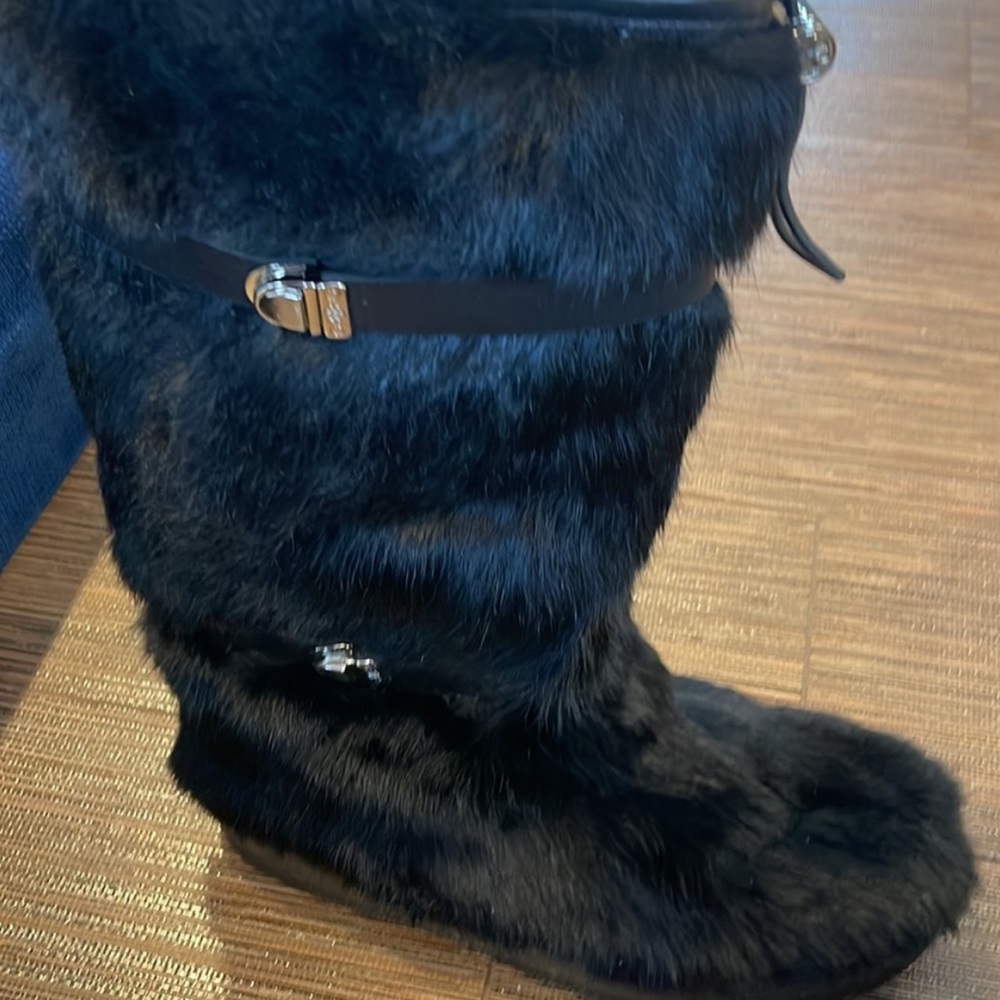 TORY BURCH fur boots